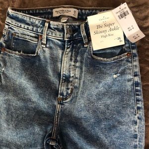 Abercrombie “The Super Skinny High Rise” curve love jeans